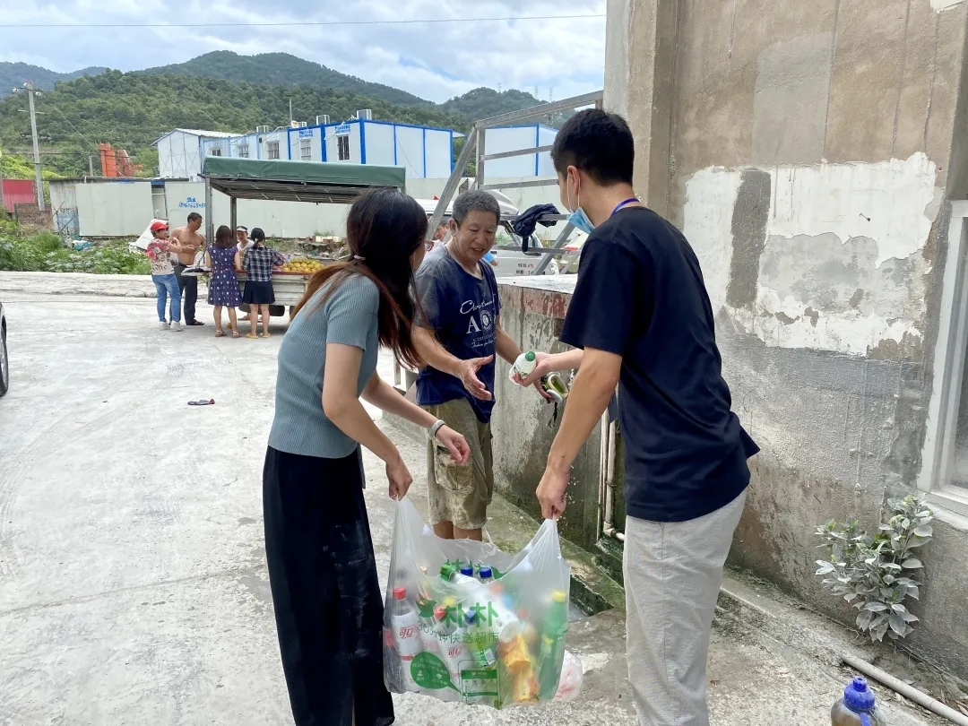 夏日送清凉 | 关怀沁心田 365bet体育在线注册_365 体育投注_123656的网站怎么开www在行动